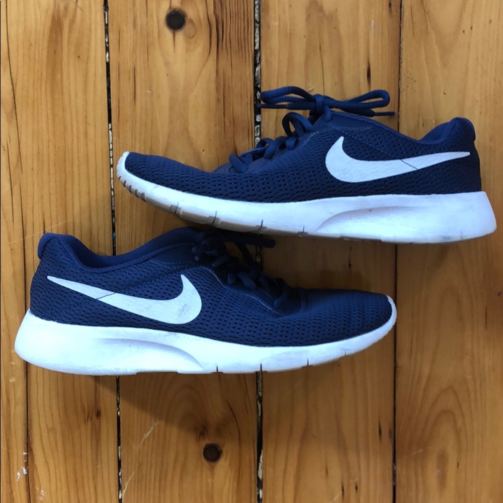Navy blue lightweight Nike shoes